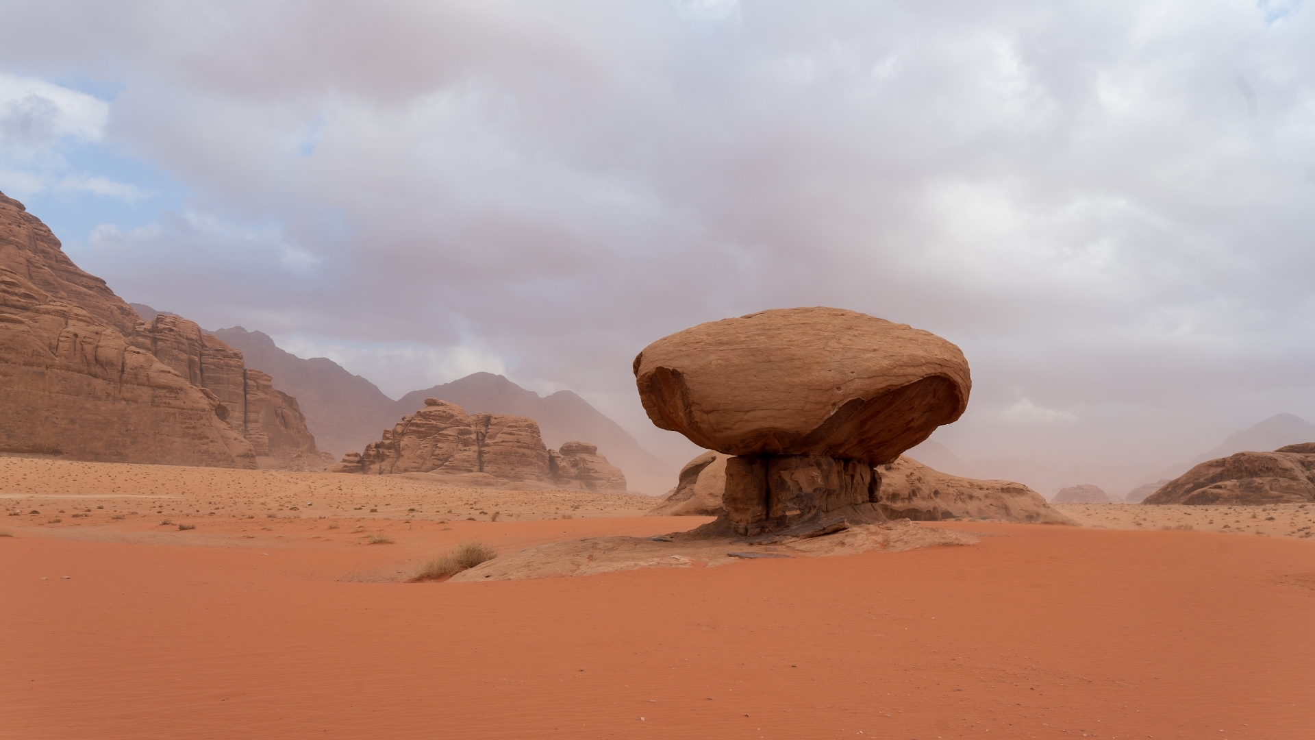 Mushroom Rock im Wadi Rum, Jordanien – Foto: © Roland Rodenberg